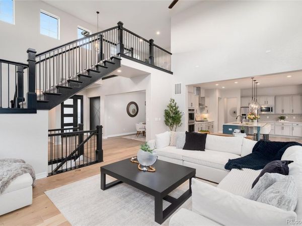 27500 E Lakeview Drive, Aurora, CO 80016