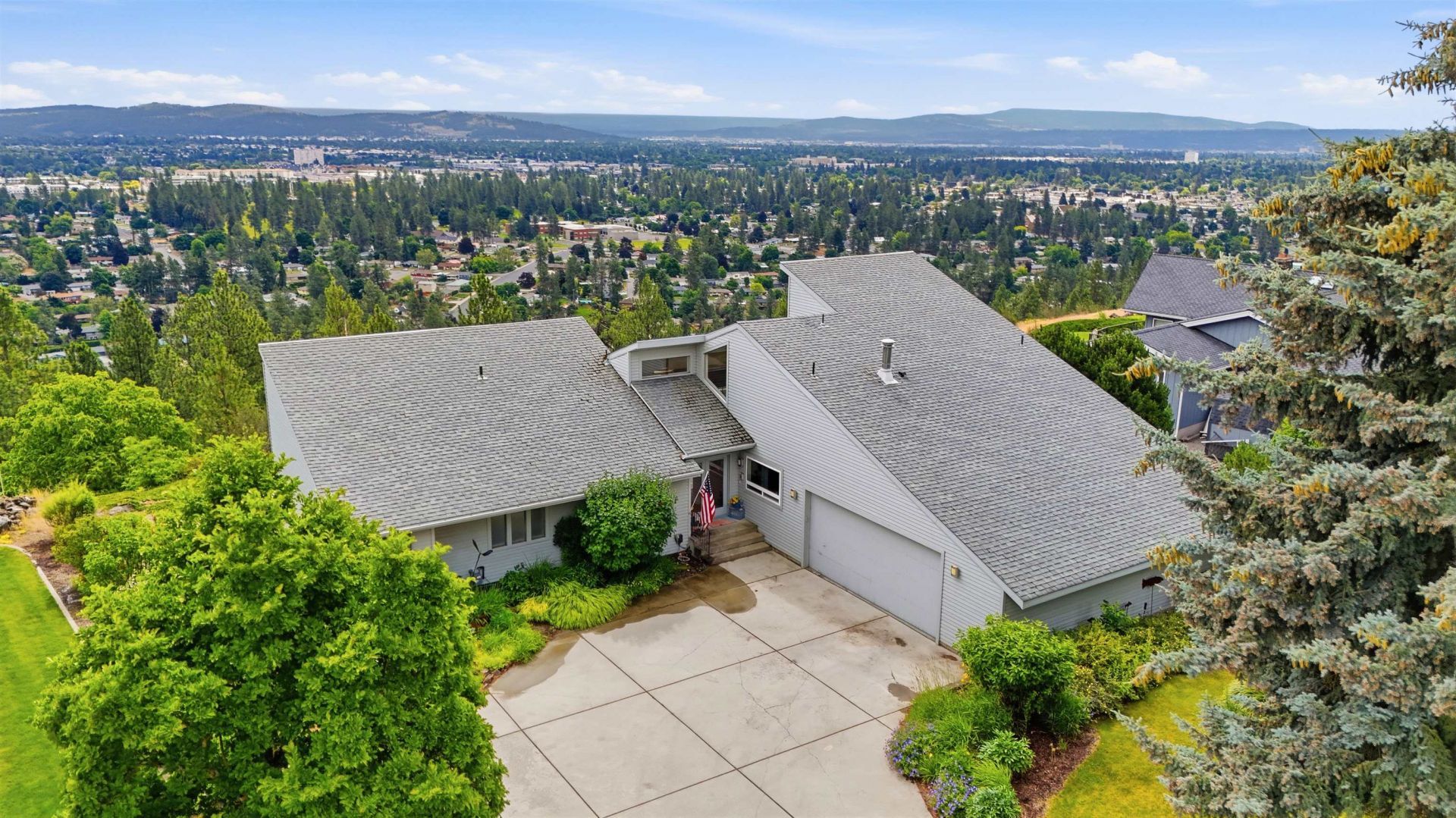 7712 N Panorama Dr primary photo