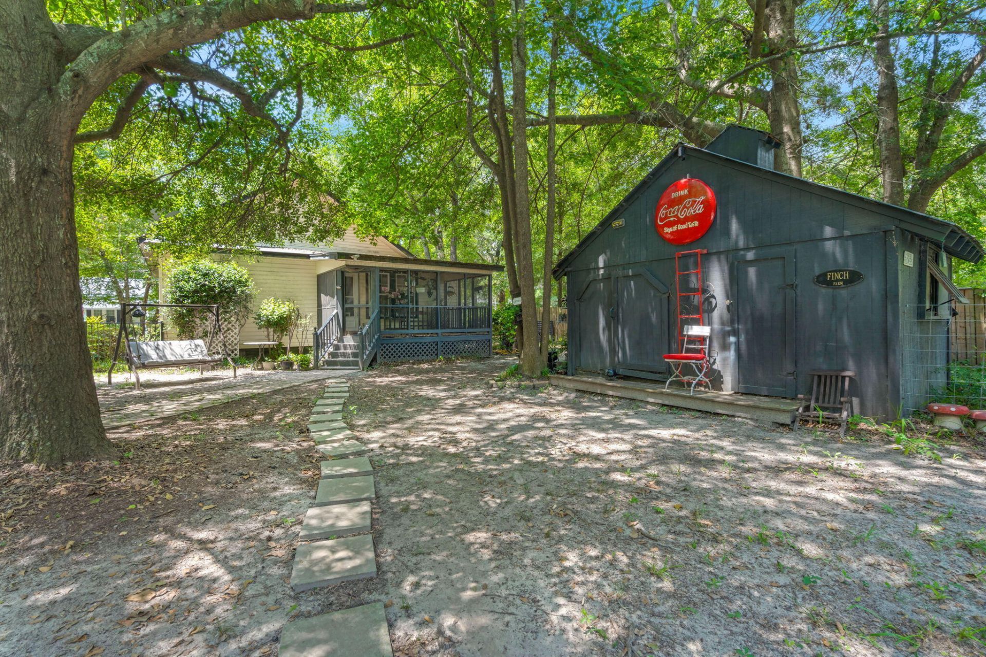 504 W Raysor Street Photo 17