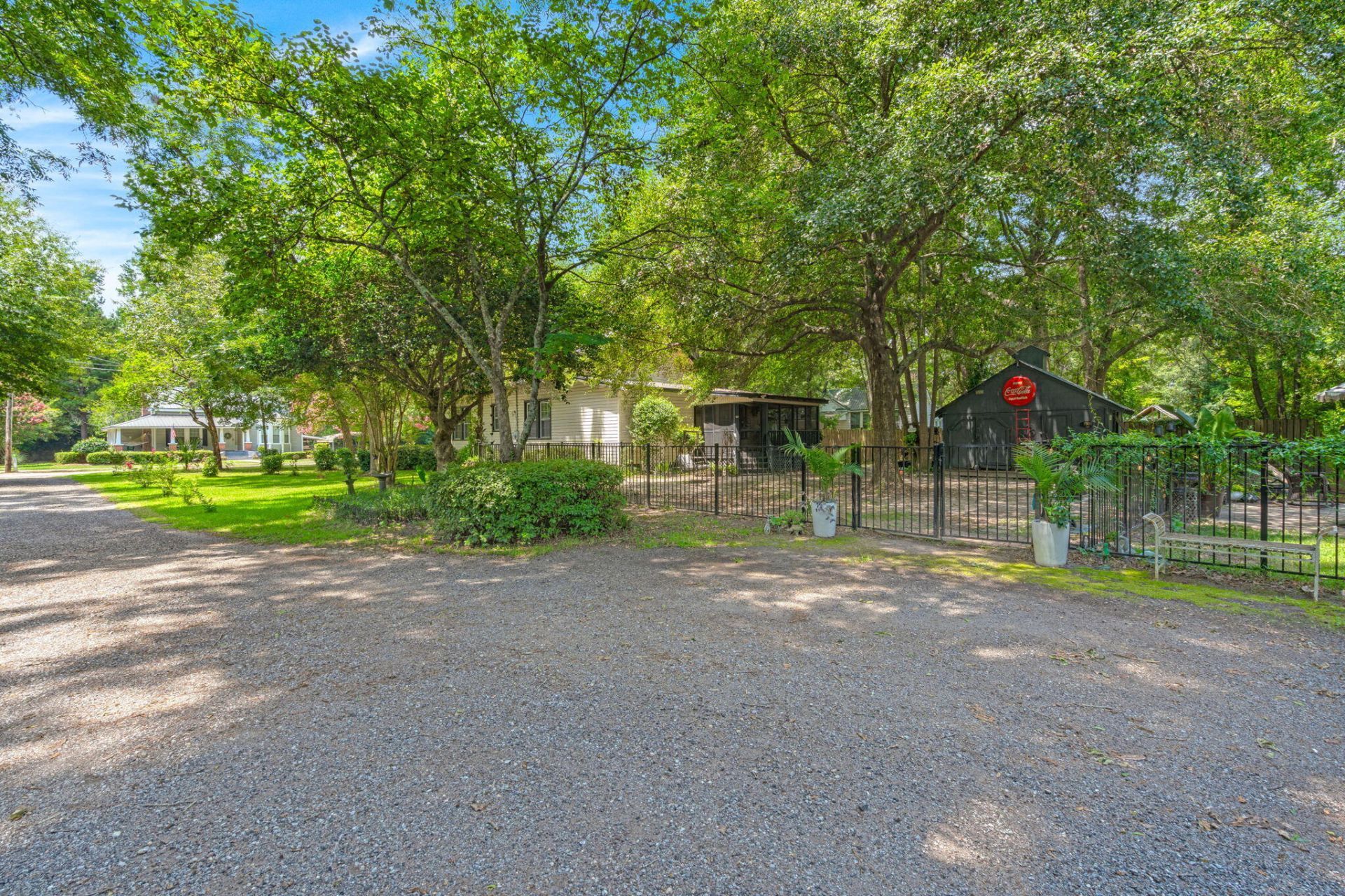 504 W Raysor Street Photo 19