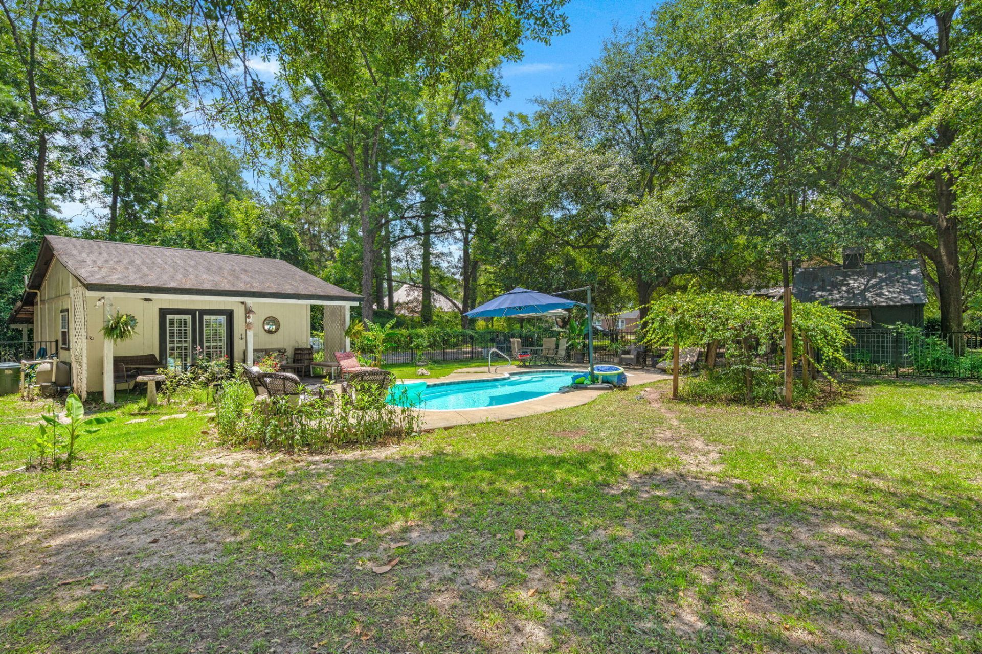 504 W Raysor Street Photo 20