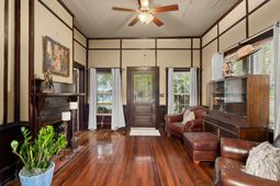 504 W Raysor Street photo 4