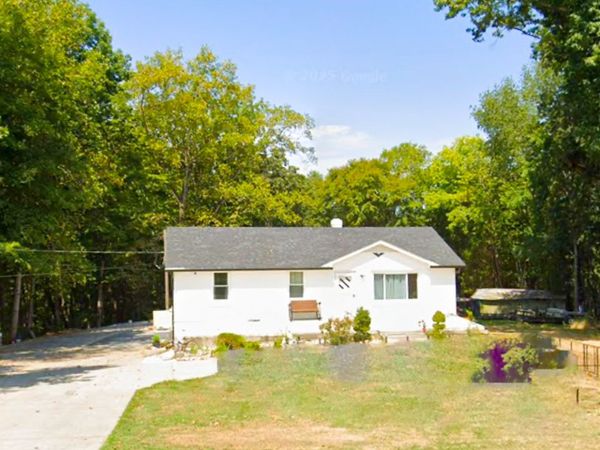 851 Belmont Rd , Clarksville, TN 37040