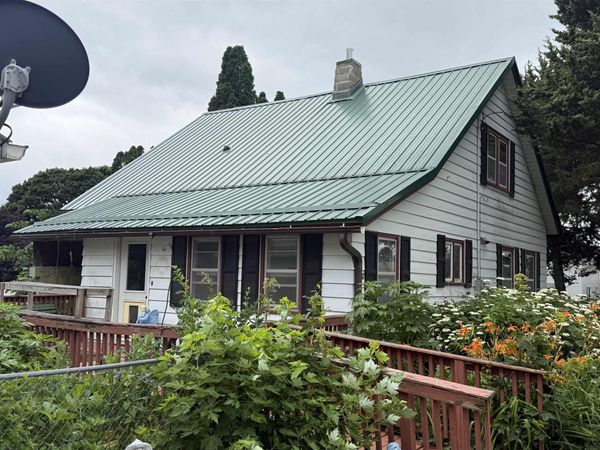 307 W Harrison Street, Garnavillo, IA 52049