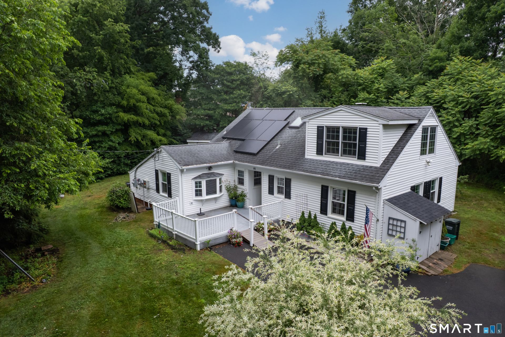 86 Davis, Guilford, CT 06437 Main Photo