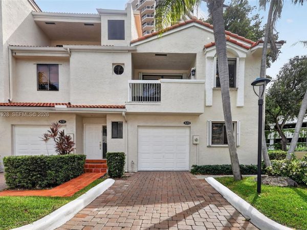 21391 Marina Cove Cir , Unit 19-K, Aventura, FL 33180