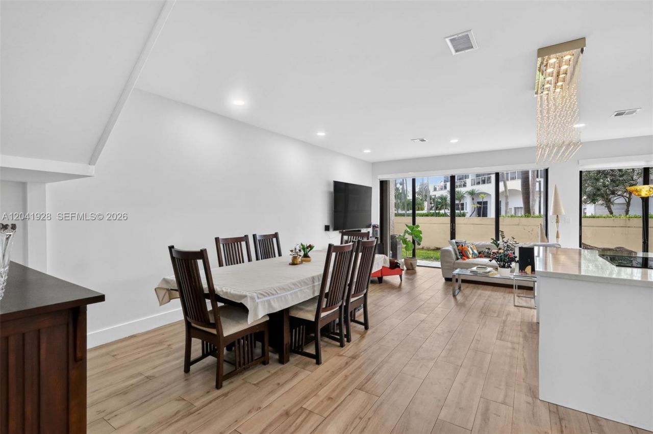 21391 Marina Cove Cir , Unit 19-K, Aventura, FL 33180 Photo