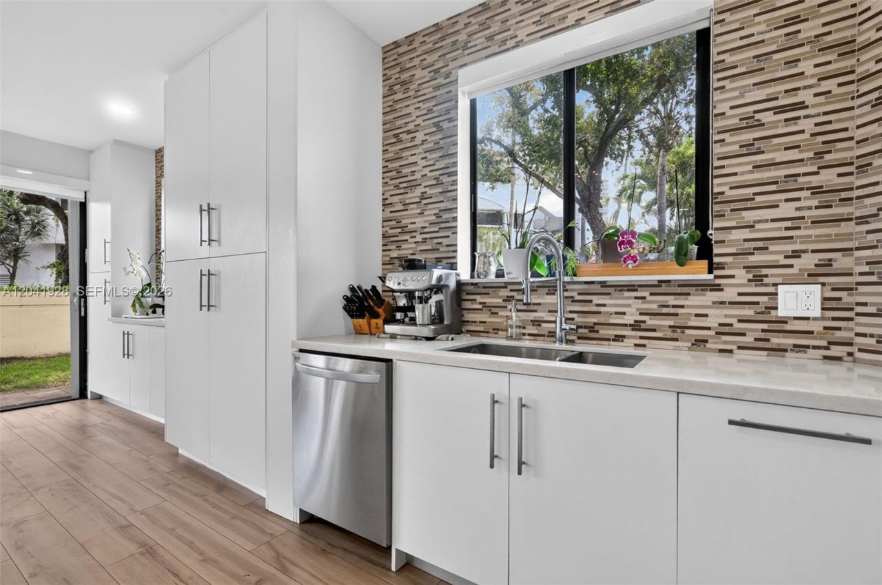 21391 Marina Cove Cir , Unit 19-K, Aventura, FL 33180 Photo