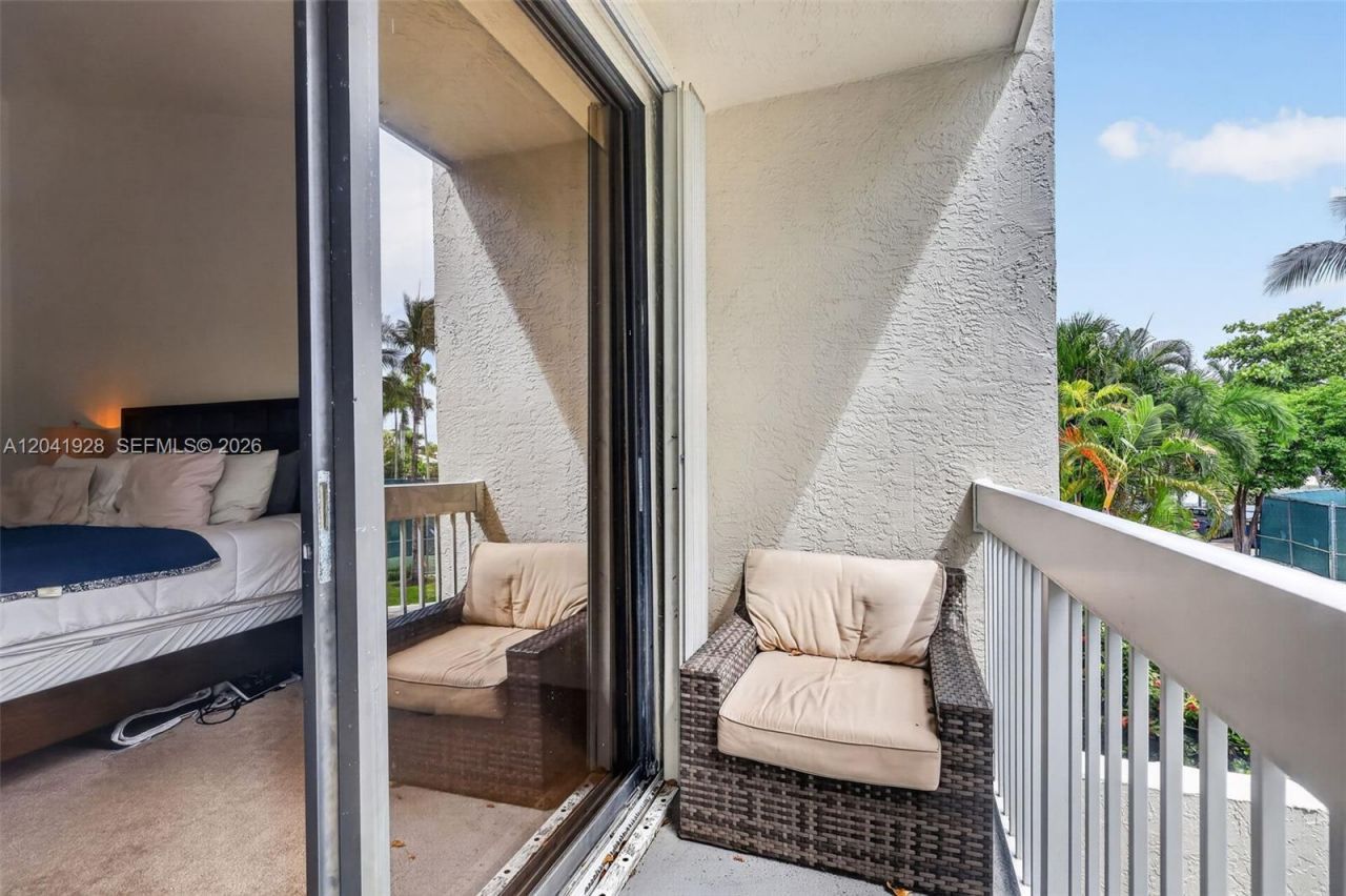 21391 Marina Cove Cir , Unit 19-K, Aventura, FL 33180 Photo