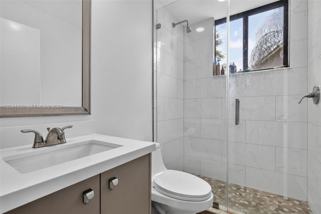 21391 Marina Cove Cir , Unit 19-K, Aventura, FL 33180 Photo