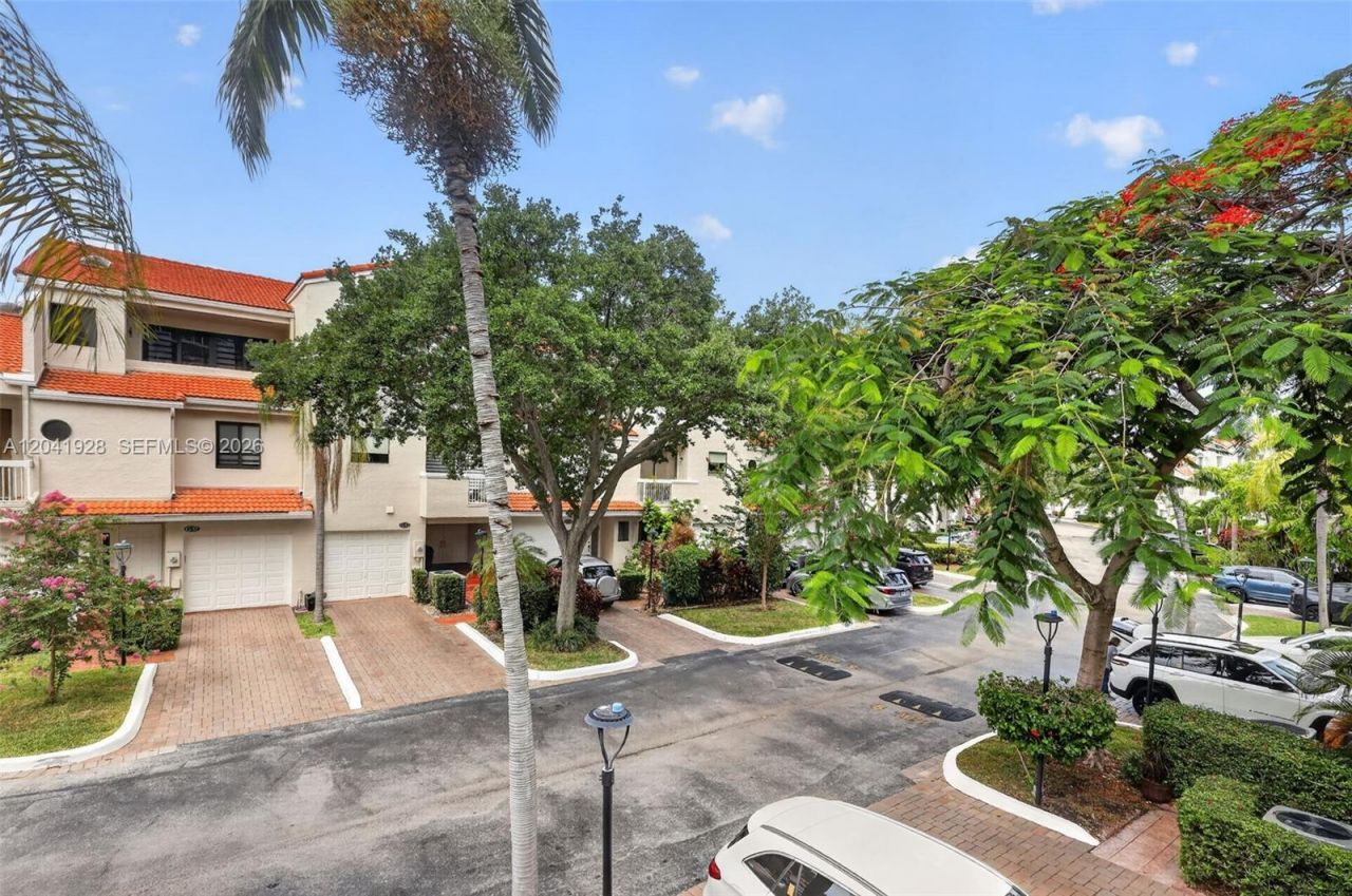 21391 Marina Cove Cir , Unit 19-K, Aventura, FL 33180 Photo