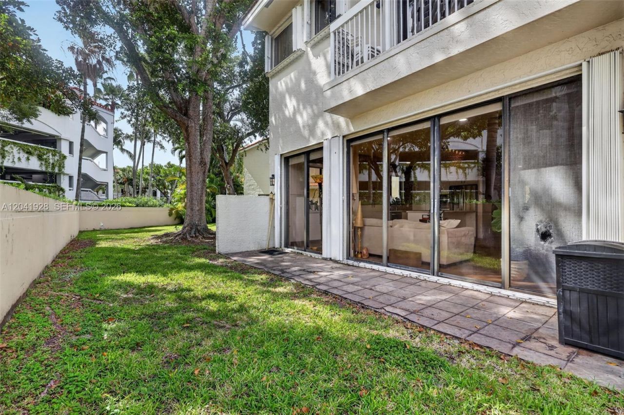21391 Marina Cove Cir , Unit 19-K, Aventura, FL 33180 Photo