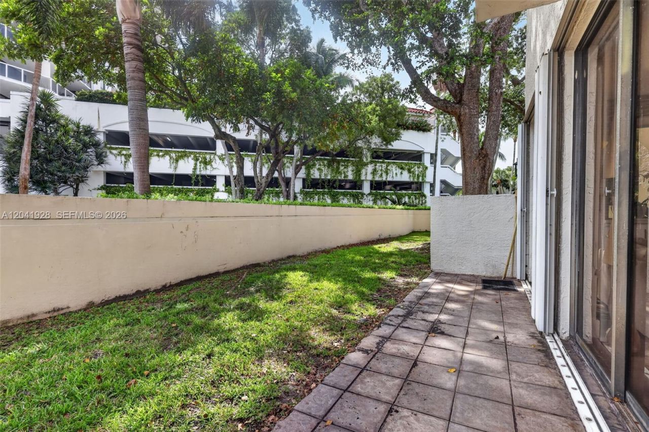 21391 Marina Cove Cir , Unit 19-K, Aventura, FL 33180 Photo