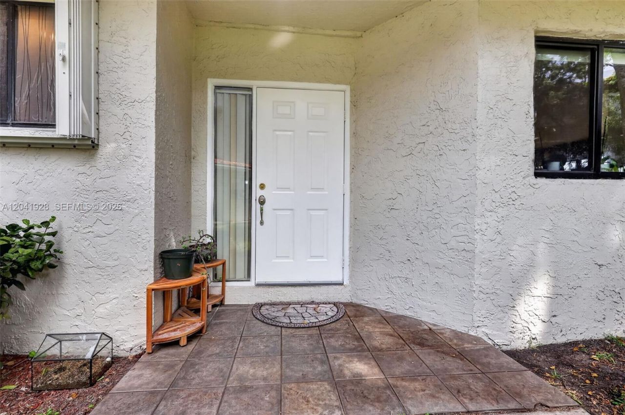 21391 Marina Cove Cir , Unit 19-K, Aventura, FL 33180 Photo