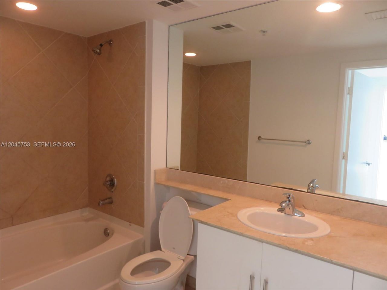 335 S Biscayne Blvd , Unit 3503, Miami, FL 33131 Photo