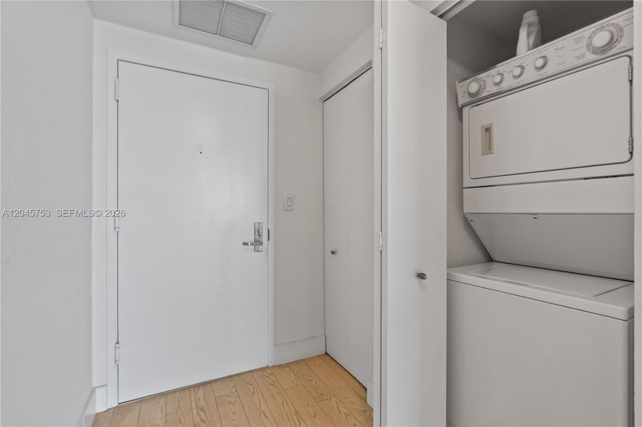 335 S Biscayne Blvd, Unit 3503, Miami, FL 33131 Photo