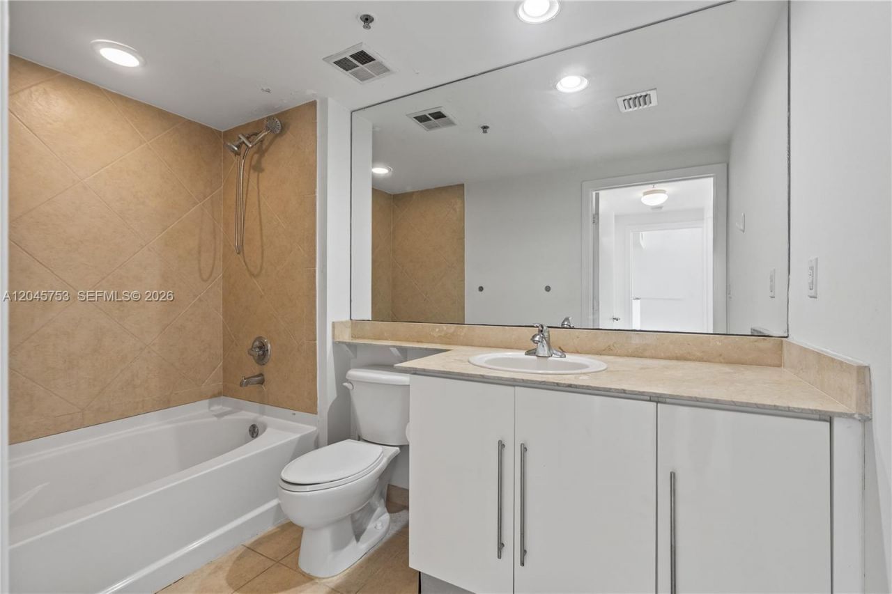 335 S Biscayne Blvd, Unit 3503, Miami, FL 33131 Photo