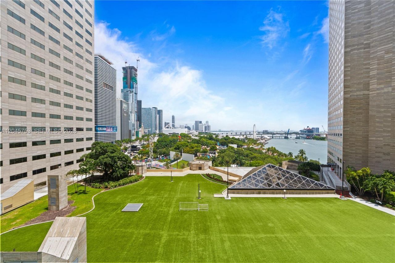 335 S Biscayne Blvd, Unit 3503, Miami, FL 33131 Photo