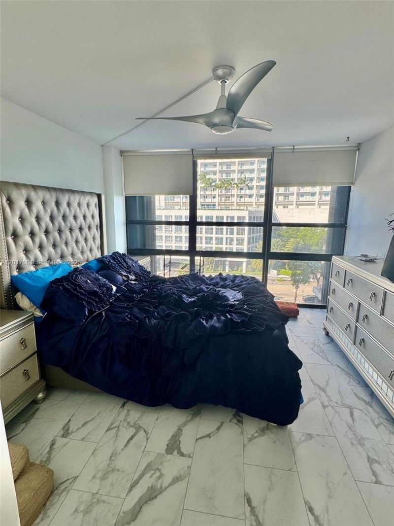 600 NE 36th St , Unit 609, Miami, FL 33137 Photo