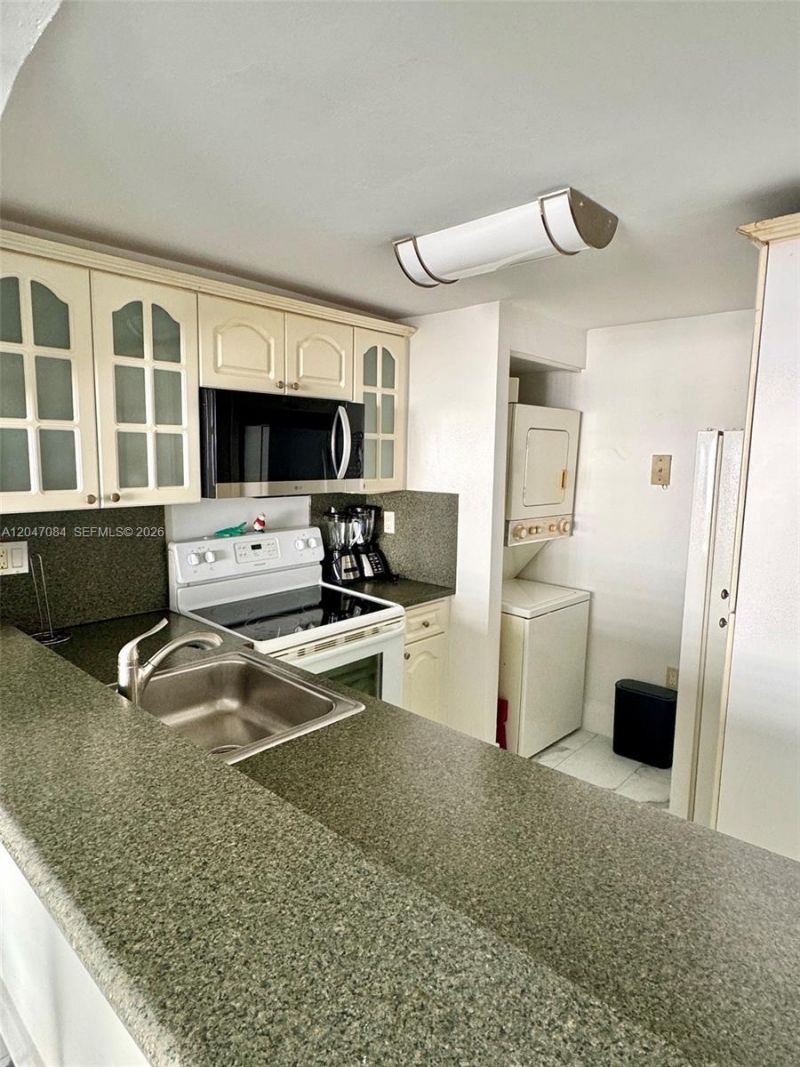 600 NE 36th St , Unit 609, Miami, FL 33137 Photo