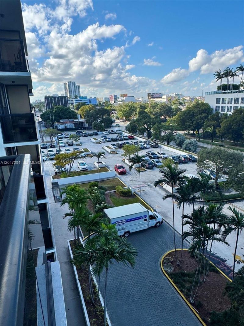 600 NE 36th St , Unit 609, Miami, FL 33137 Photo