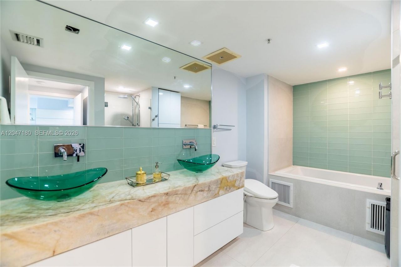 17375 Collins Ave, Unit 1206, Sunny Isles Beach, FL 33160 Photo