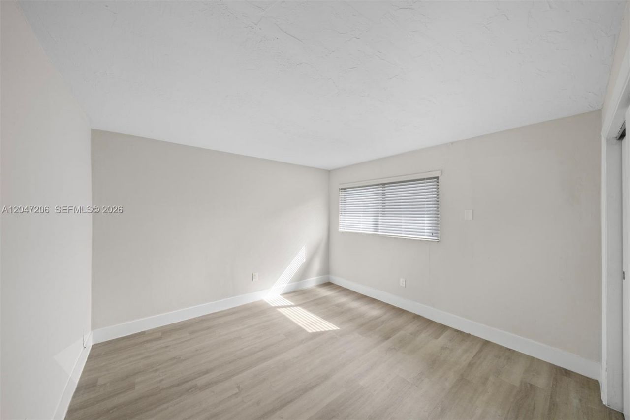 1330 W 29th St , Unit 34, Hialeah, FL 33012 Photo
