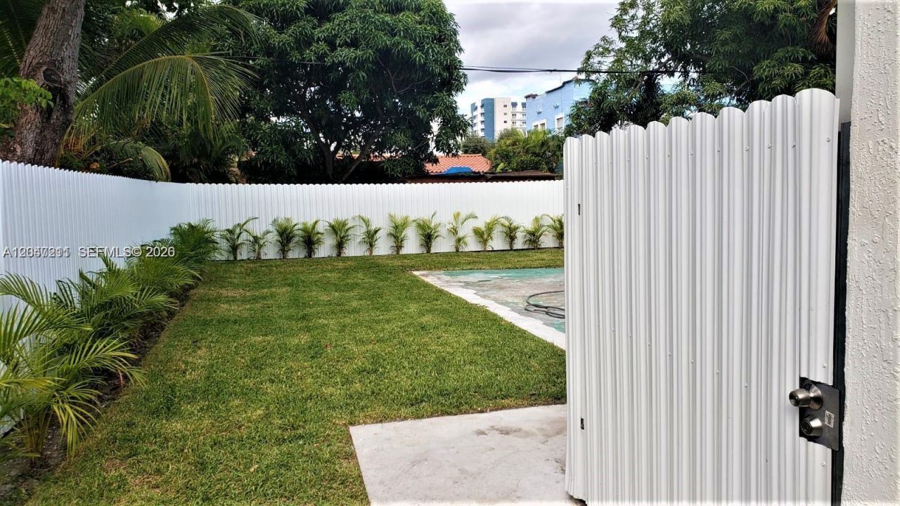 1829 NW 4th St , Unit 2, Miami, FL 33125 Photo