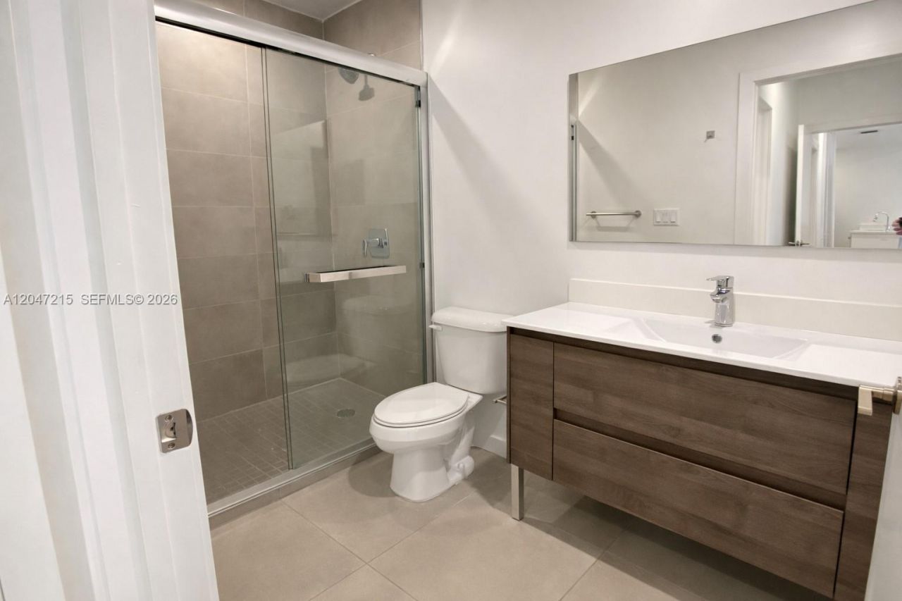 1950 Fletcher St , Unit 305, Hollywood, FL 33020 Photo