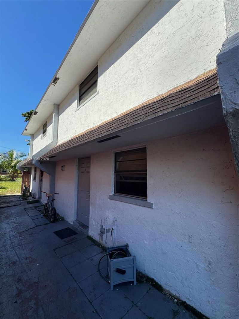 1741 SW 40th Ter , Fort Lauderdale, FL 33317 Photo