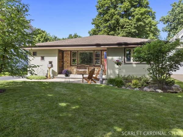 348 S Chase Avenue , Lombard, IL 60148