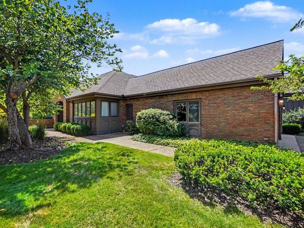 640 Cascade Hills Ridge SE, Grand Rapids, MI 49546