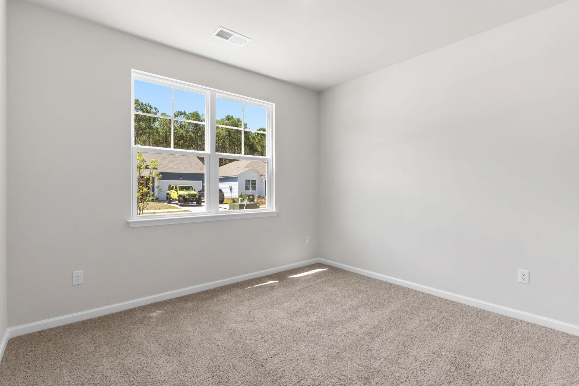 327 Ridley St  Photo 11