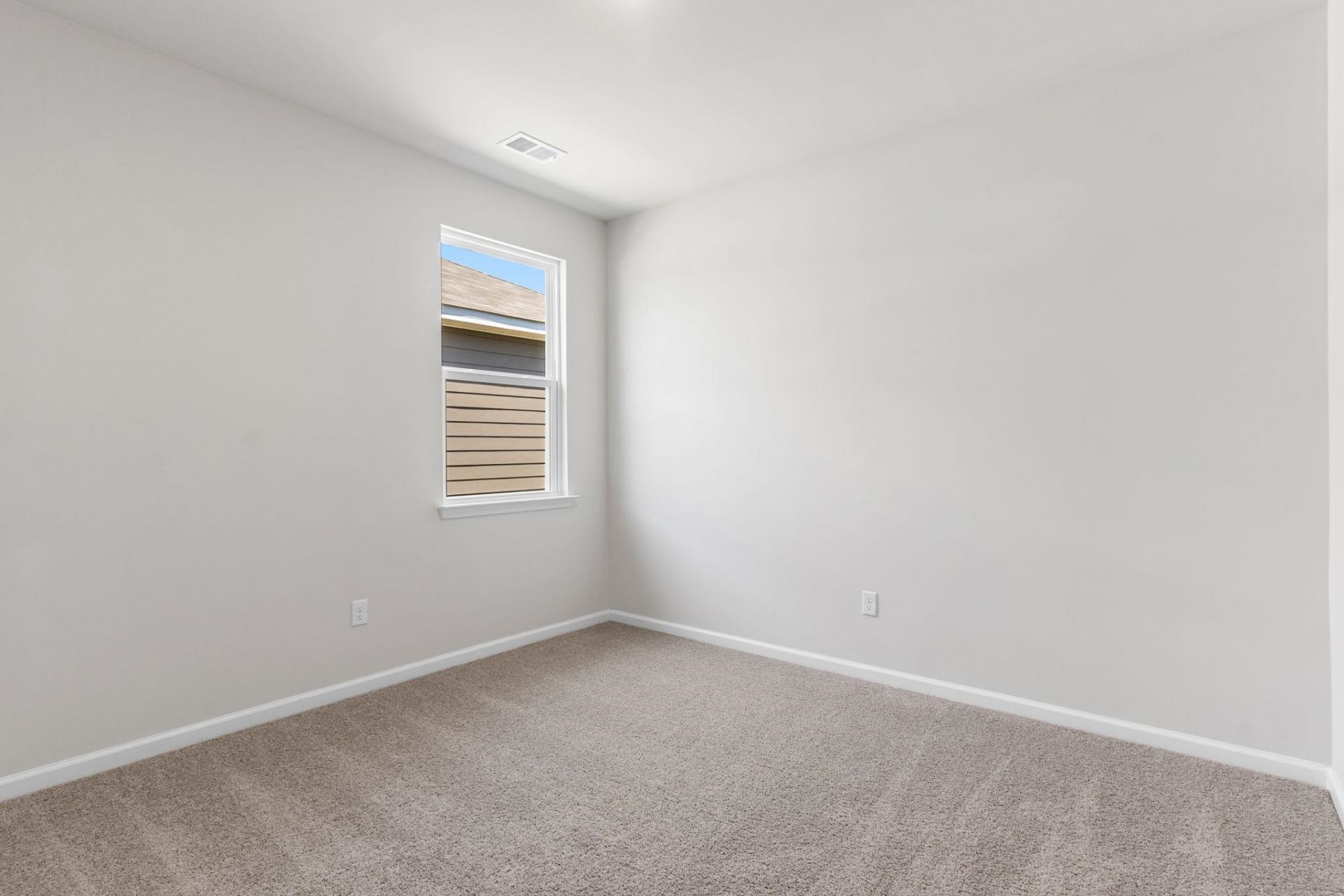 327 Ridley St  Photo 16