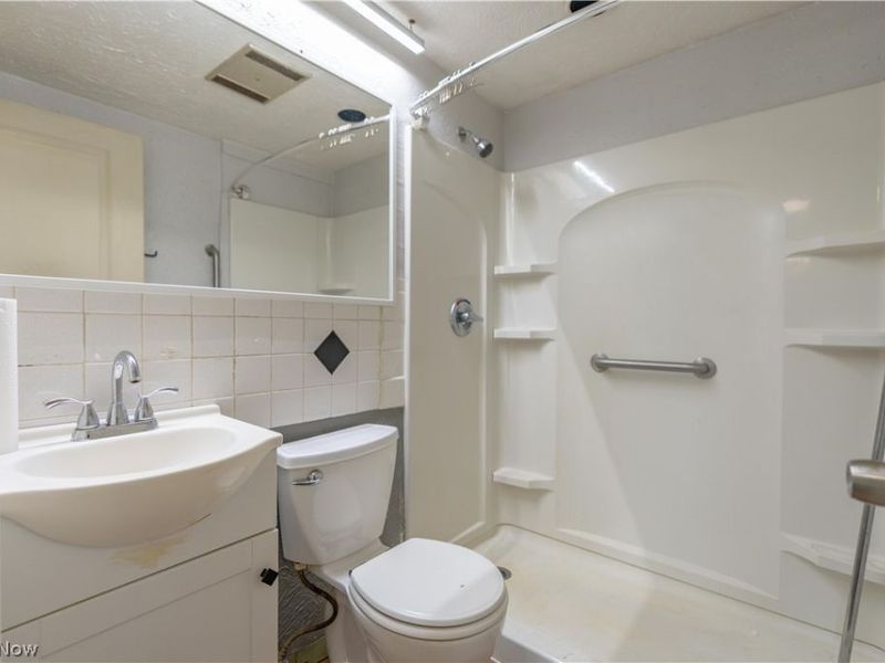5061 Thursby Road, North Canton, OH 44720 Photo 16