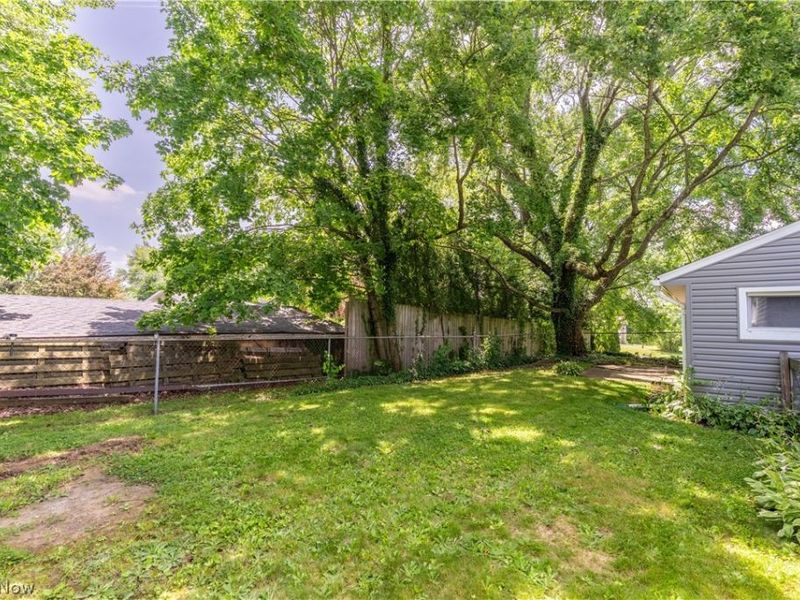 5061 Thursby Road, North Canton, OH 44720 Photo 24