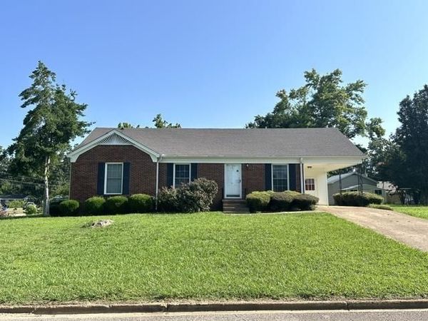 15 PINE ST, Savannah, TN 38372