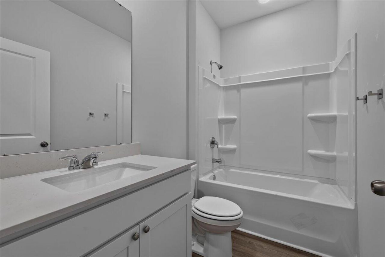 217 W Bradford Pointe Drive Photo 15