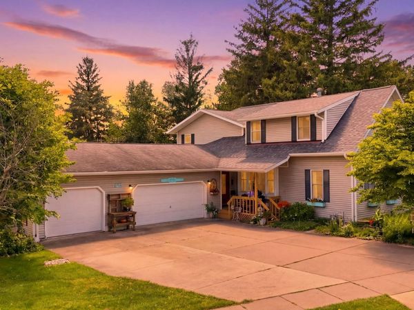 2057 Sunnyside Avenue, Burlington, IA 52601