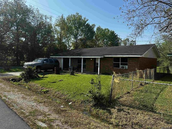 412 Willow St, Labadieville, LA 70372