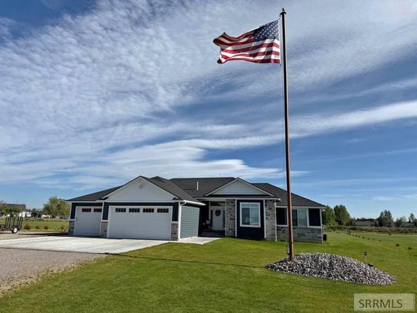 565 W 40 S, BLACKFOOT, ID 83221