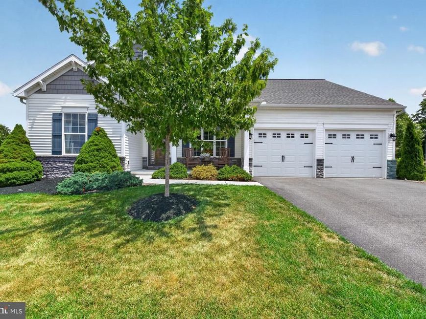 27 Finch Dr, Annville, PA 17003 Main Photo