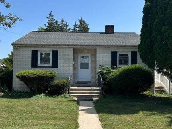 617 W MAIN STREET, MOUNT JOY, PA 17552