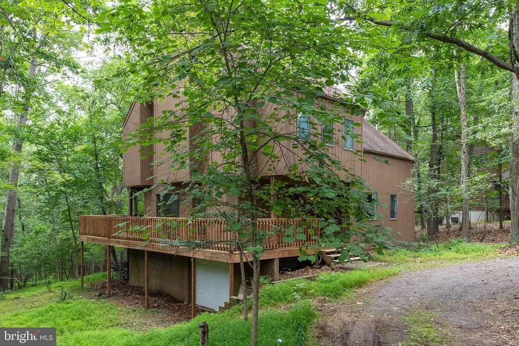 1317 Lakeview Drive, Cross Junction, VA 22625 Main Photo
