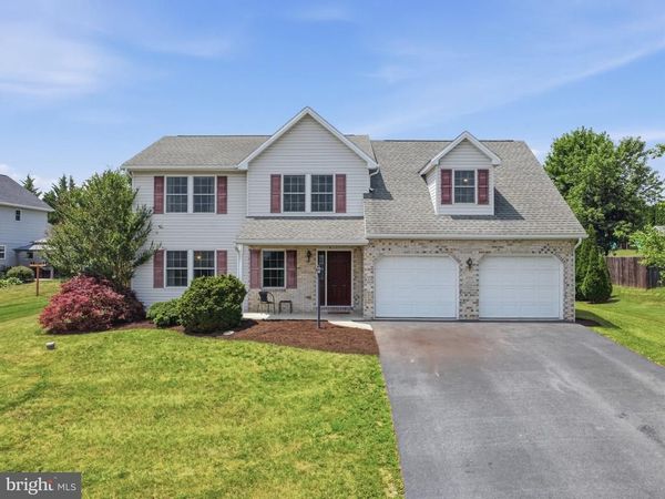 1553 VAUGHN DRIVE, CHAMBERSBURG, PA 17202