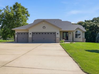 15838 100th Street SE, Becker, MN 55308