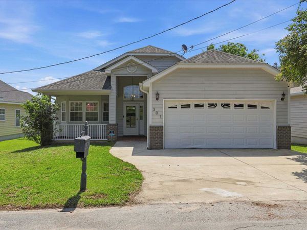 301 NE 5Th Street , Havana, FL 32333