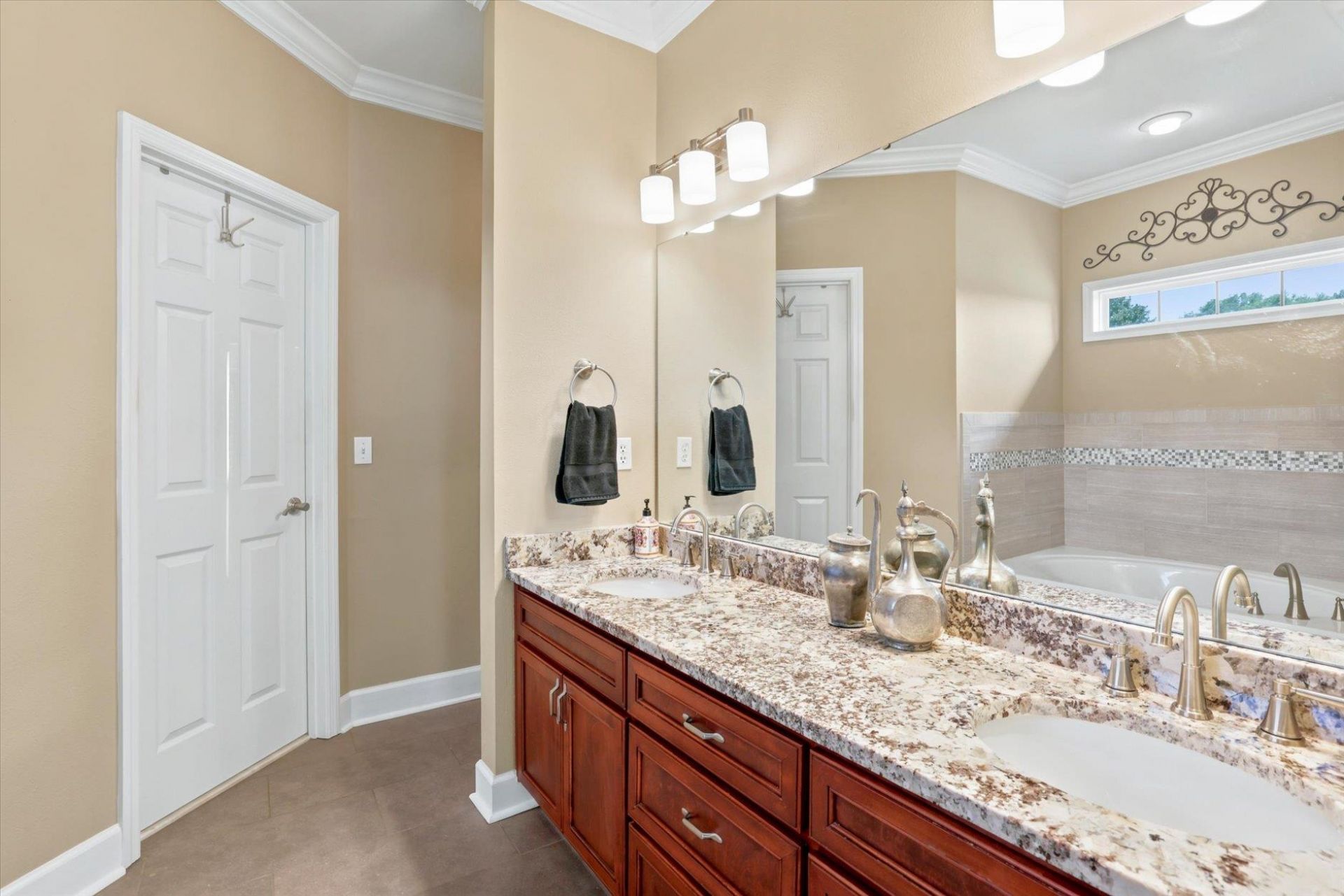 611 Twin Ponds Drive, Havana, FL 32333 Photo