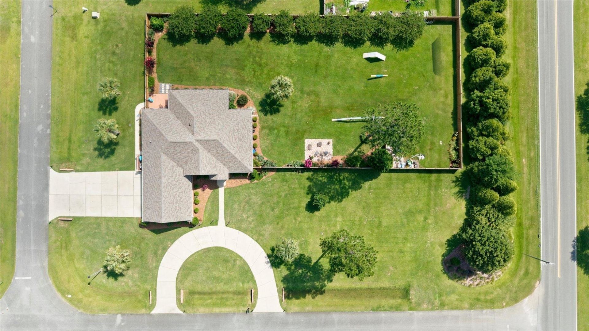 611 Twin Ponds Drive, Havana, FL 32333 Photo
