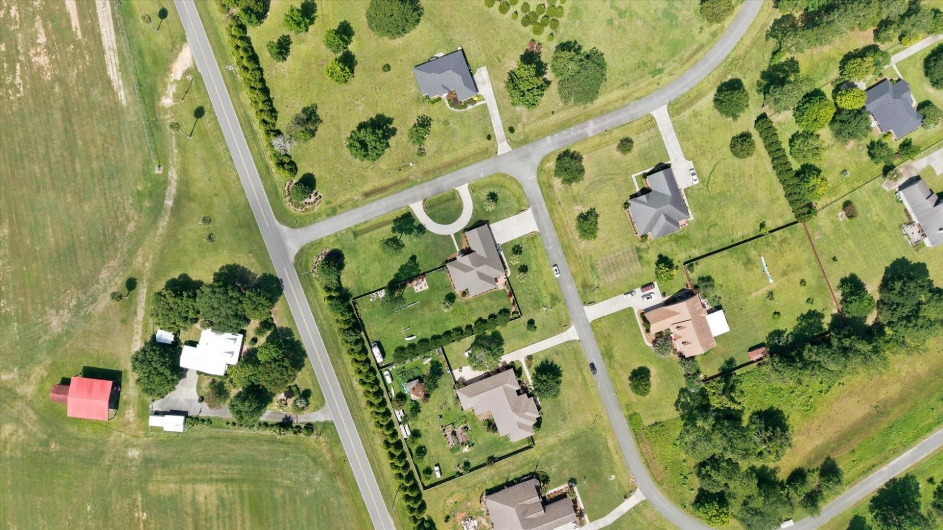 611 Twin Ponds Drive, Havana, FL 32333 Photo